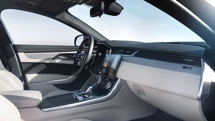 Интерьер Jaguar XF