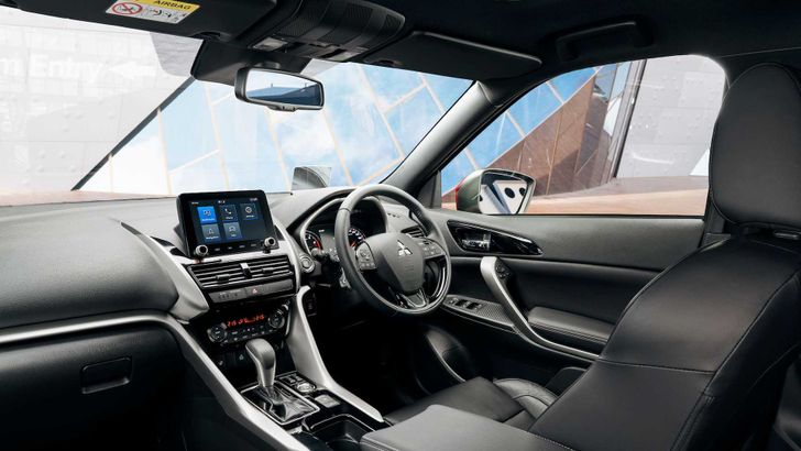 Интерьер Mitsubishi Eclipse Cross