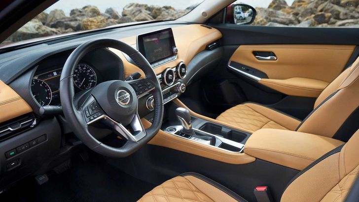 Интерьер Nissan Sentra