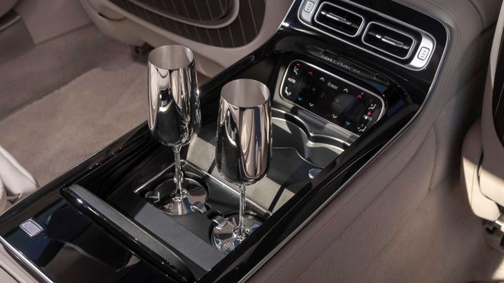 Интерьер Mercedes-Maybach S-Class