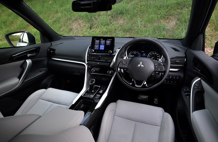 Интерьер Mitsubishi Eclipse Cross