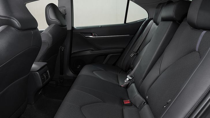 Интерьер Toyota Camry Hybrid