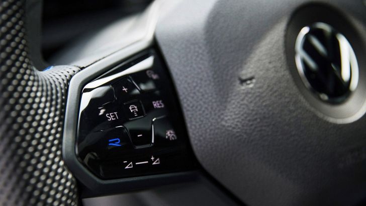 Интерьер Volkswagen Golf R