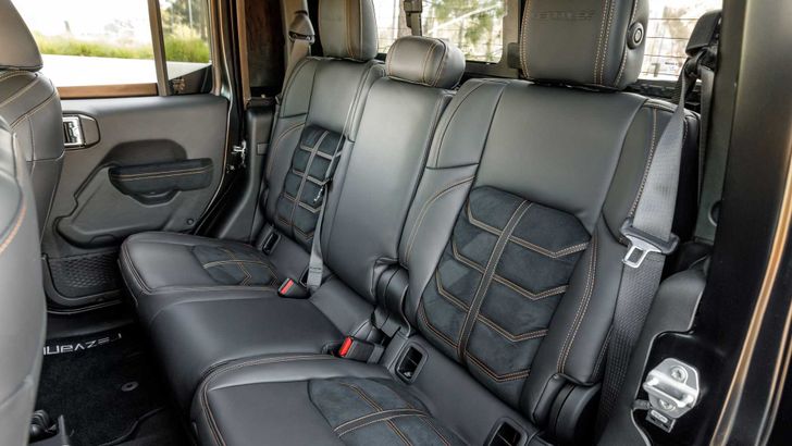 Салон Rezvani Hercules 6×6