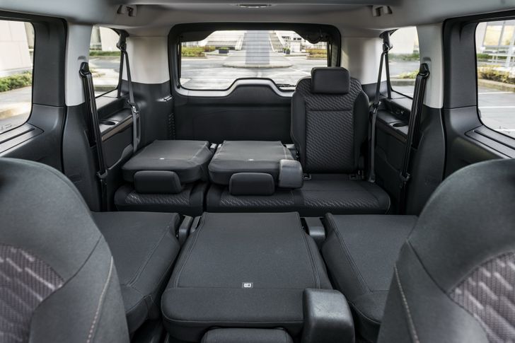 Салон Toyota ProAce Verso Electric