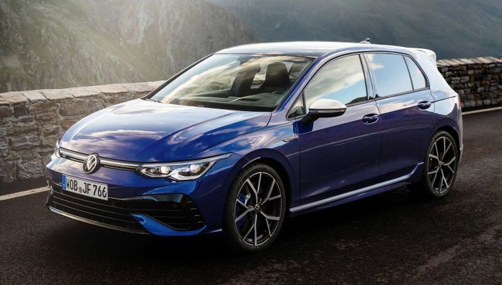 В Россию приехал самый мощный и быстрый Volkswagen Golf. Цена впечатляет