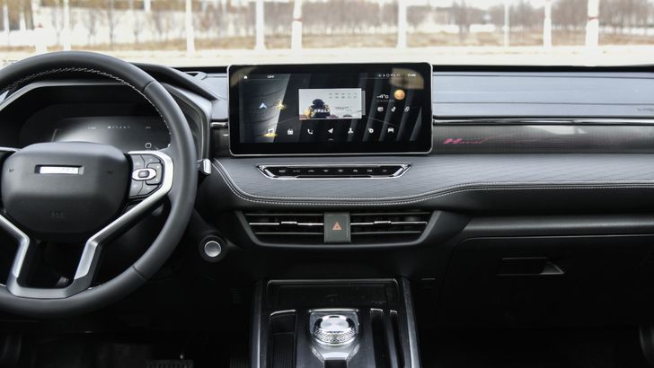 Интерьер Haval Chulian