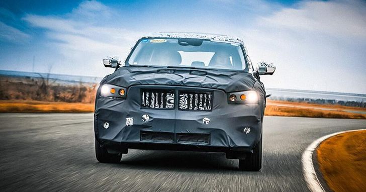 Появилось первое изображение нового кроссовера Geely на платформе Volvo