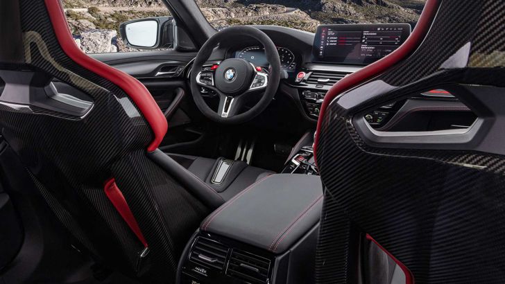Интерьер BMW M5 CS