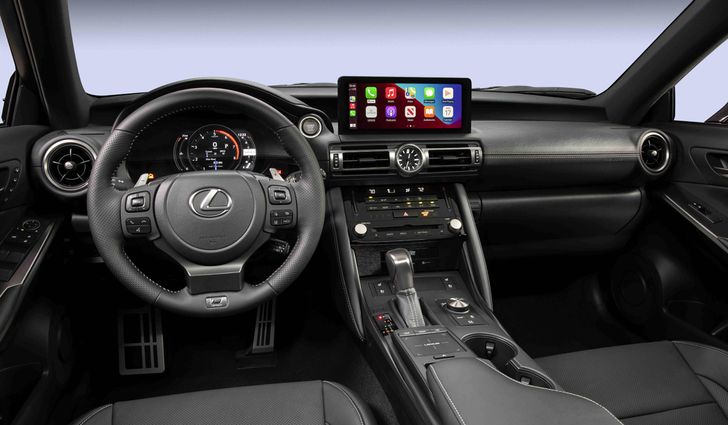 Интерьер Lexus IS 500 F Sport Perfomance