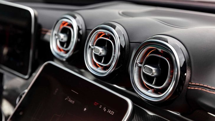 Интерьер Mercedes-Benz C-Class