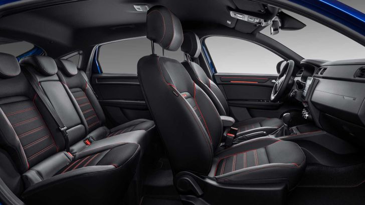 Интерьер Renault Arkana Pulse