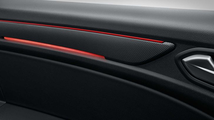 Интерьер Renault Arkana Pulse