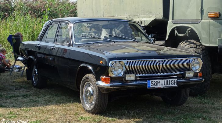 В музее в Новосибирске выставлена черная ГАЗ-24 «Волга» 1976 года