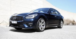 Infiniti Q70