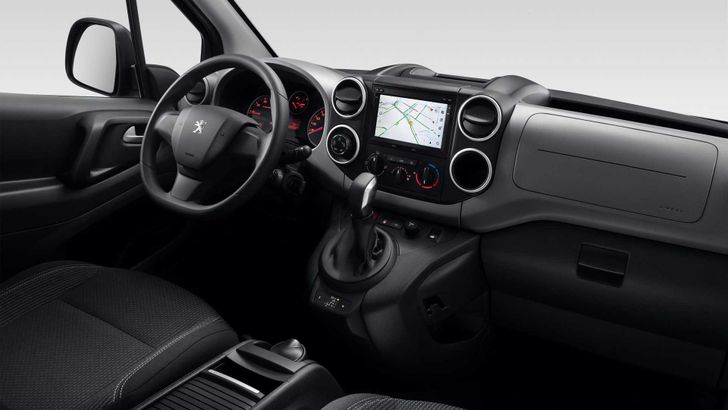 Интерьер Peugeot Partner Crossway