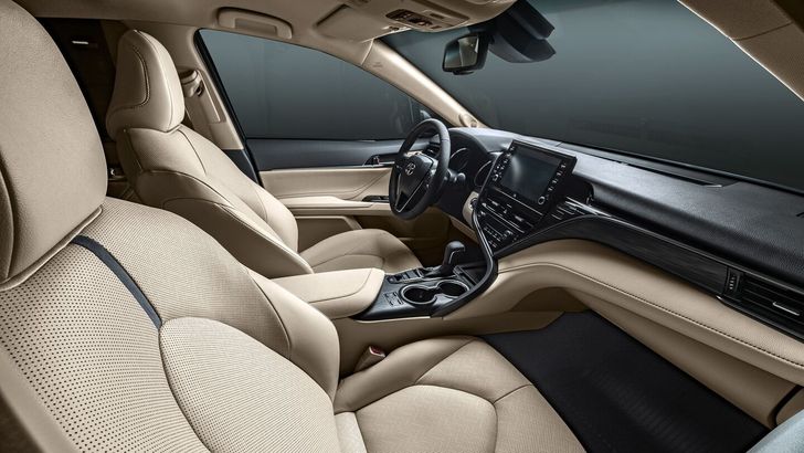 Интерьер Toyota Camry