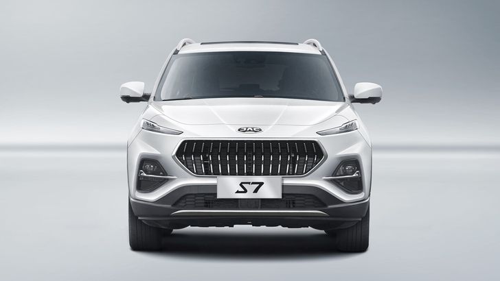 JAC представила три комплектации кроссовера JAC S7 в России