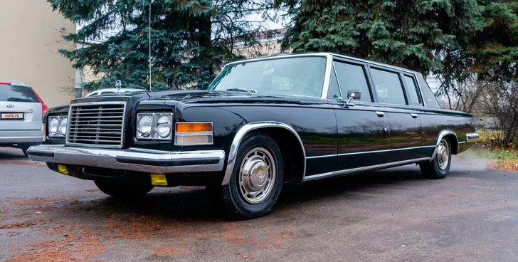 В Москве выставлен на продажу советский лимузин ЗИЛ 4104 1980 года