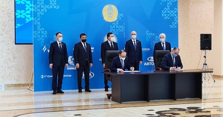 Подписание соглашения между АвтоВАЗом и ГК «Аллюр»