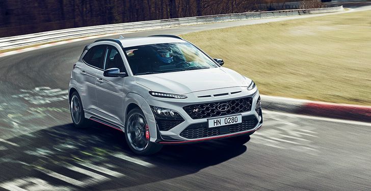 Компания Hyundai представила новый кроссовер Hyundai Kona N 2022 года