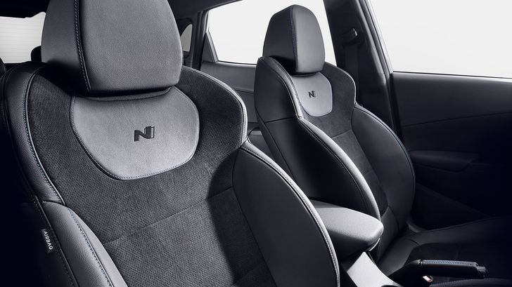 Интерьер Hyundai Kona N
