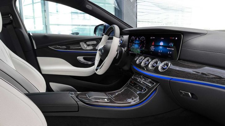 Интерьер Mercedes-Benz CLS