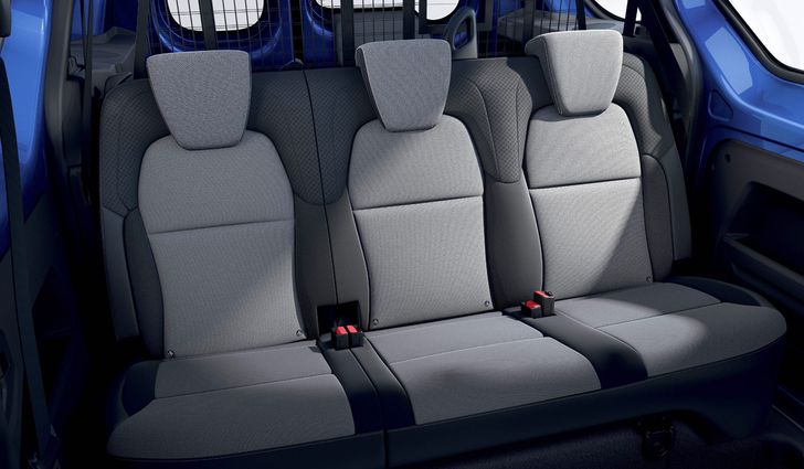 Интерьер Renault Express