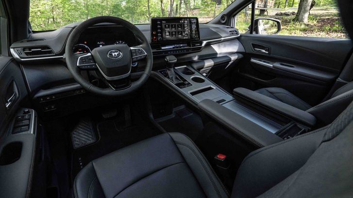 Интерьер Toyota Sienna Woodland Special Edition
