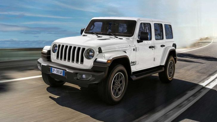 Компания Jeep подняла цены на три внедорожника в России на 100-545 тыс. рублей