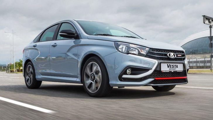 Новые Lada Vesta Sport и Lada XRay Cross появились в Германии