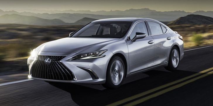 Lexus представил обновленный бизнес-седан Lexus ES 2022 года