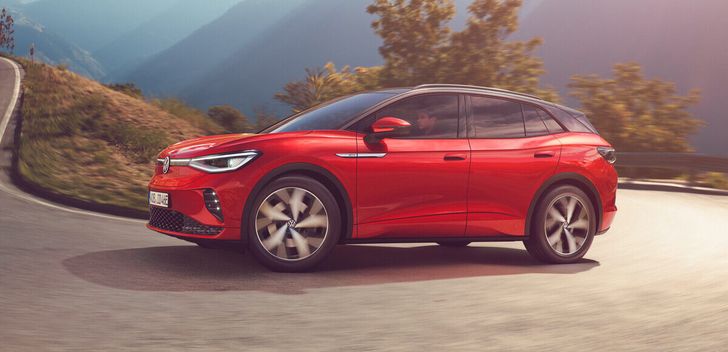 Стало известно, что надежнее: обычная машина или электромобиль