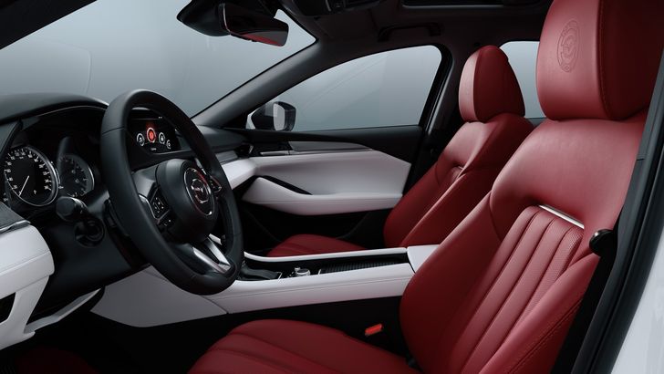 Салон Mazda Century Edition