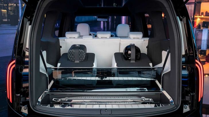 Интерьер Mercedes-Benz EQT Concept