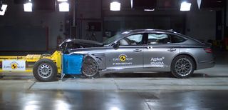 Краш-тест Genesis G80