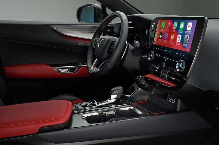 Интерьер Lexus NX