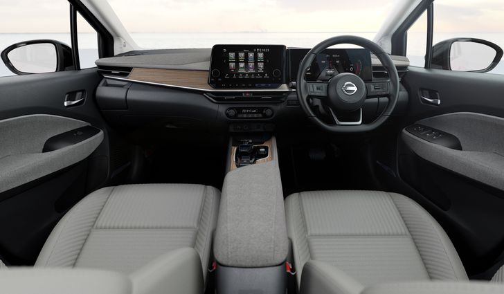 Интерьер Nissan Note Aura