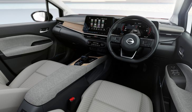 Интерьер Nissan Note Aura