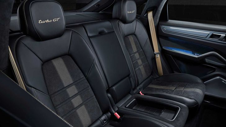 Интерьер Porsche Cayenne Coupe Turbo GT