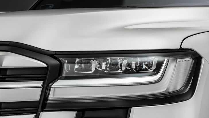 Головной свет Toyota Land Cruiser 300