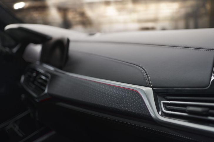 Интерьер BMW X5 Black Vermilion Edition