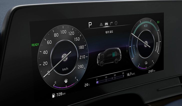 Салон гибридного Kia Sportage