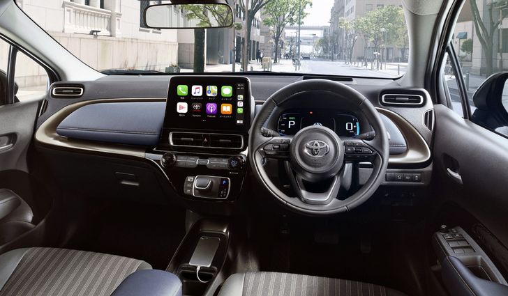 Интерьер Toyota Aqua