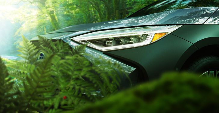 Компания Subaru представила новый электрический кроссовер Solterra на видео