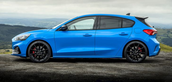 Компания Ford представила драйверскую версию хэтчбека Focus ST с регулируемой подвеской