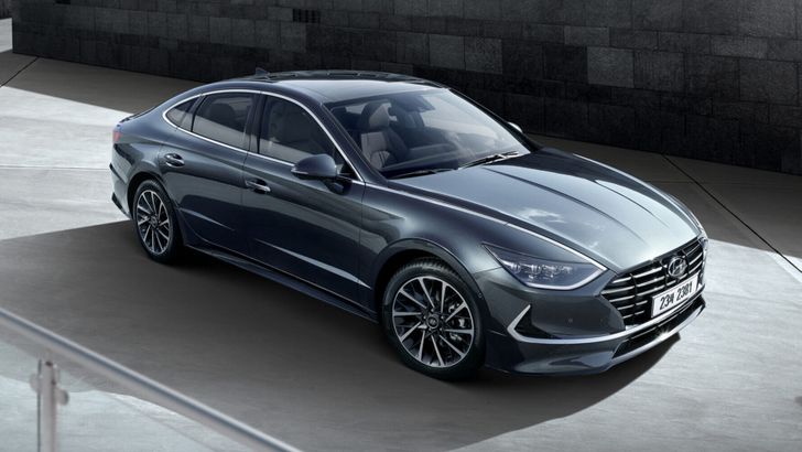 Белый и черный цвета автомобилей оказались самыми угоняемыми в России в 2021 году