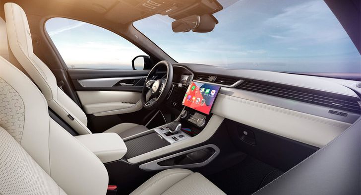 Интерьер Jaguar F-Pace