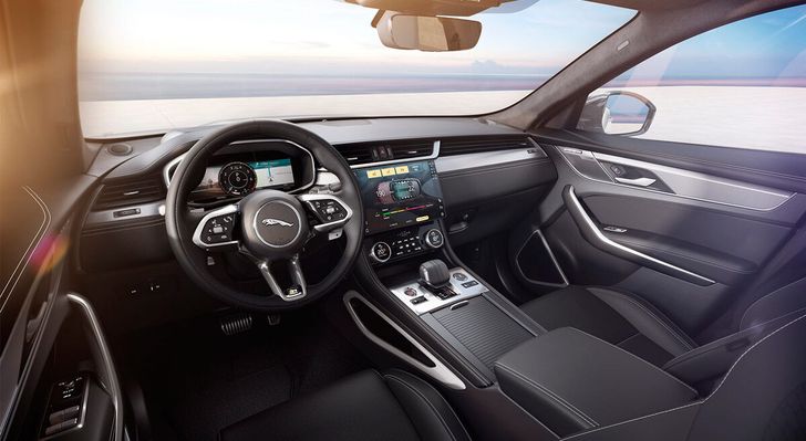 Интерьер Jaguar F-Pace