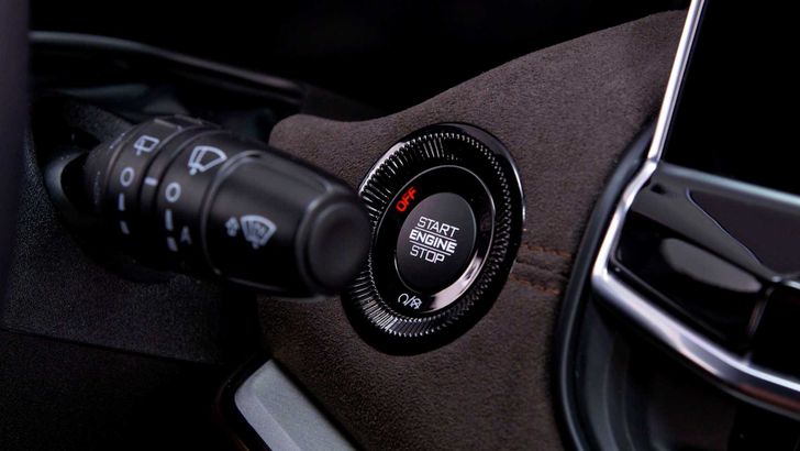 Интерьер Jeep Commander